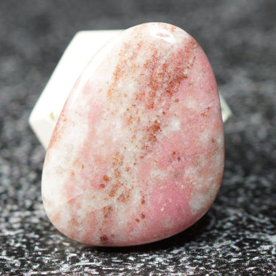 Pink Thulite - Cabochon