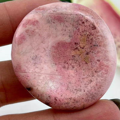 Strawberry Quartz - Large Worrystone