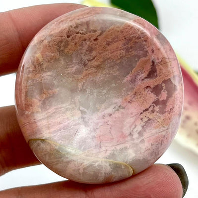 Strawberry Quartz - Large Worrystone